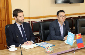 НҮБ-ын Хүний эрхийн Дээд Комиссарын албаны Монгол Улсыг хариуцсан ажилтан Себастьен Гиёотой санал солилцов