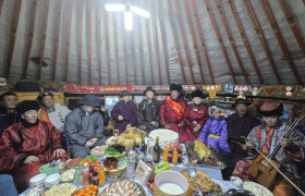 Завхан аймгийн аварга малчдад шагналын гардууллаа