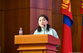 “БИД ЭМЭГТЭЙЧҮҮД” ЧУУЛГА УУЛЗАЛТ БОЛЖ БАЙНА