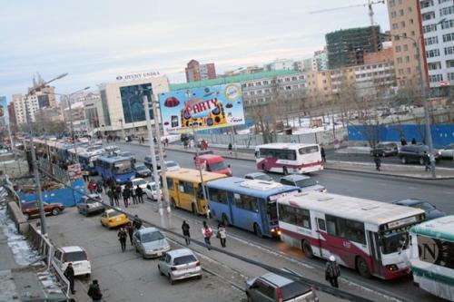 Монголд анх удаа лифттэй автобусаар зорчино