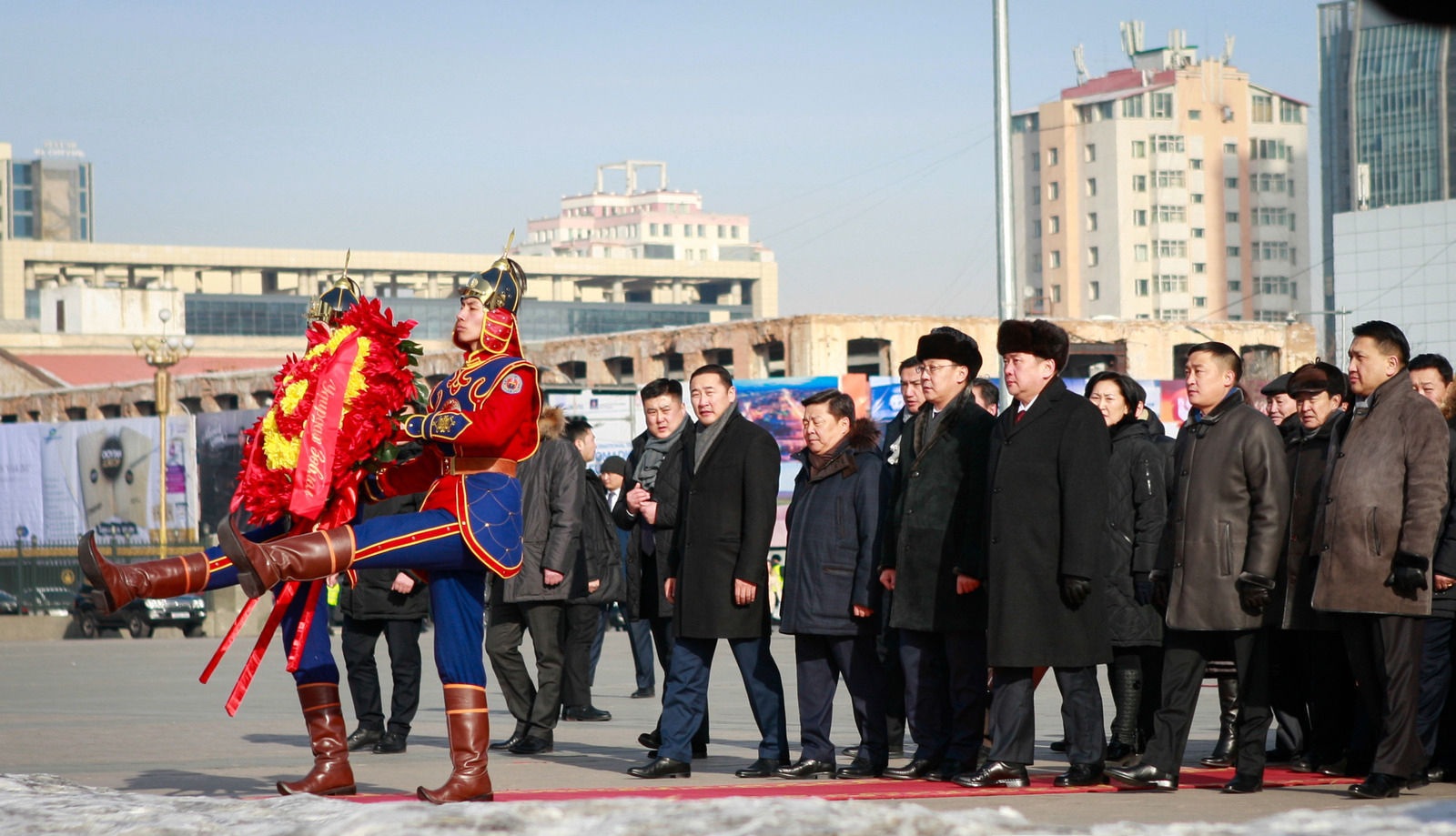 Их жанжны мэндэлсний 124 жилийн ойг тохиолдуулан хөшөөнд нь хүндэтгэл үзүүллээ