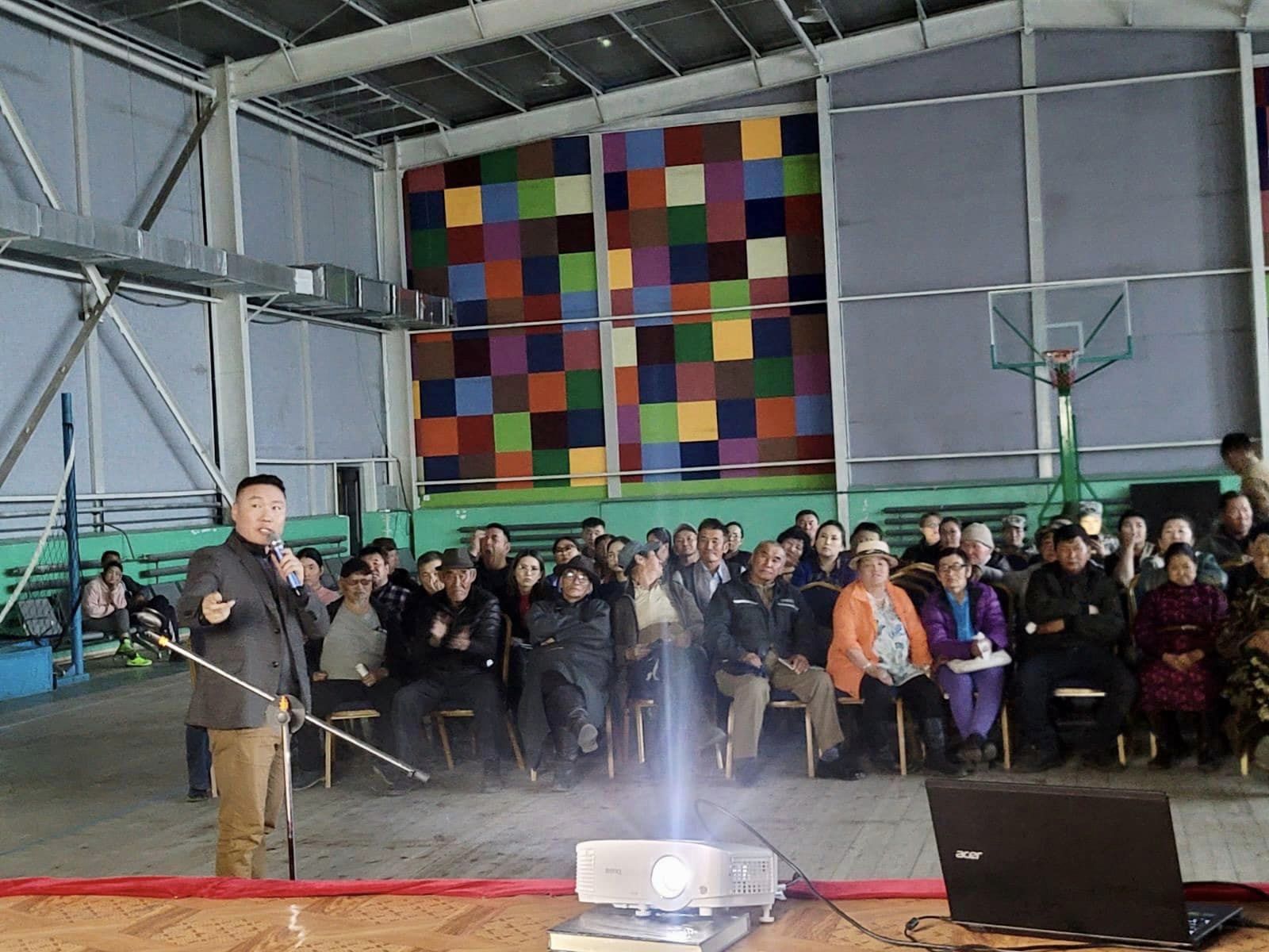 УИХ-ын гишүүн Ц.Туваан Төв аймгийн Мөнгөнморьт сумын иргэддээ тайлан уулзалтаа хийлээ